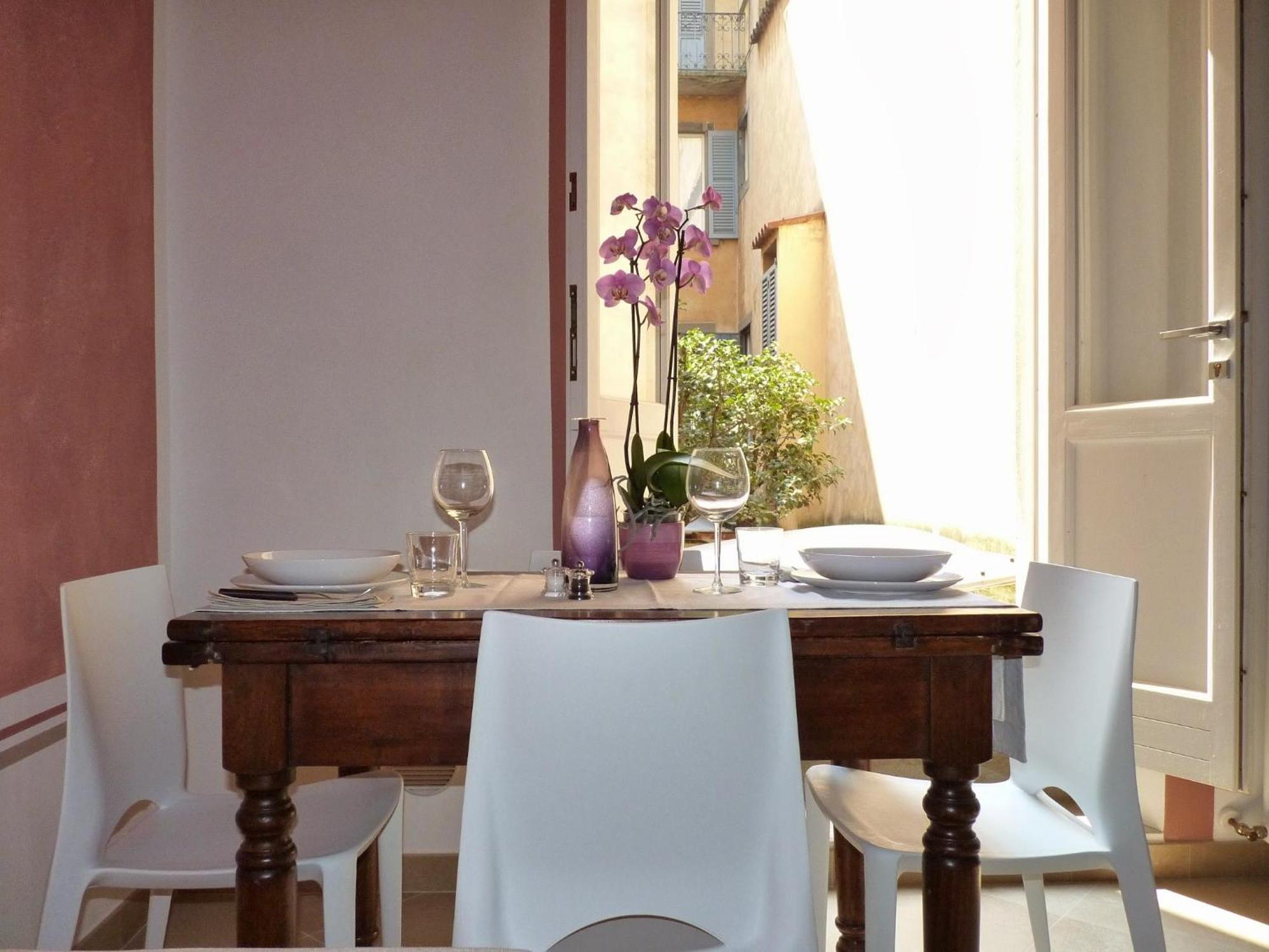 Flora Inn, Super Sweet Studio - Centro Bergamo Exterior photo