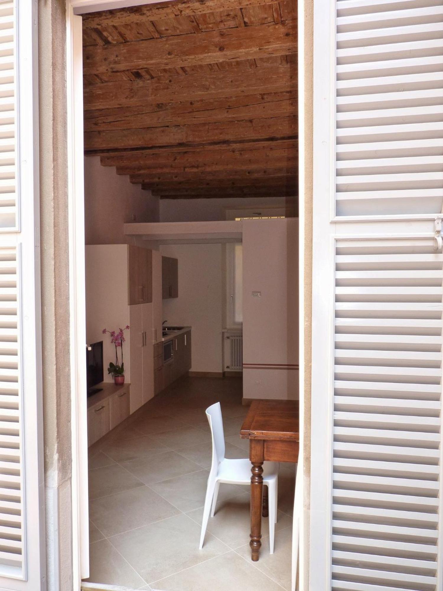 Flora Inn, Super Sweet Studio - Centro Bergamo Exterior photo