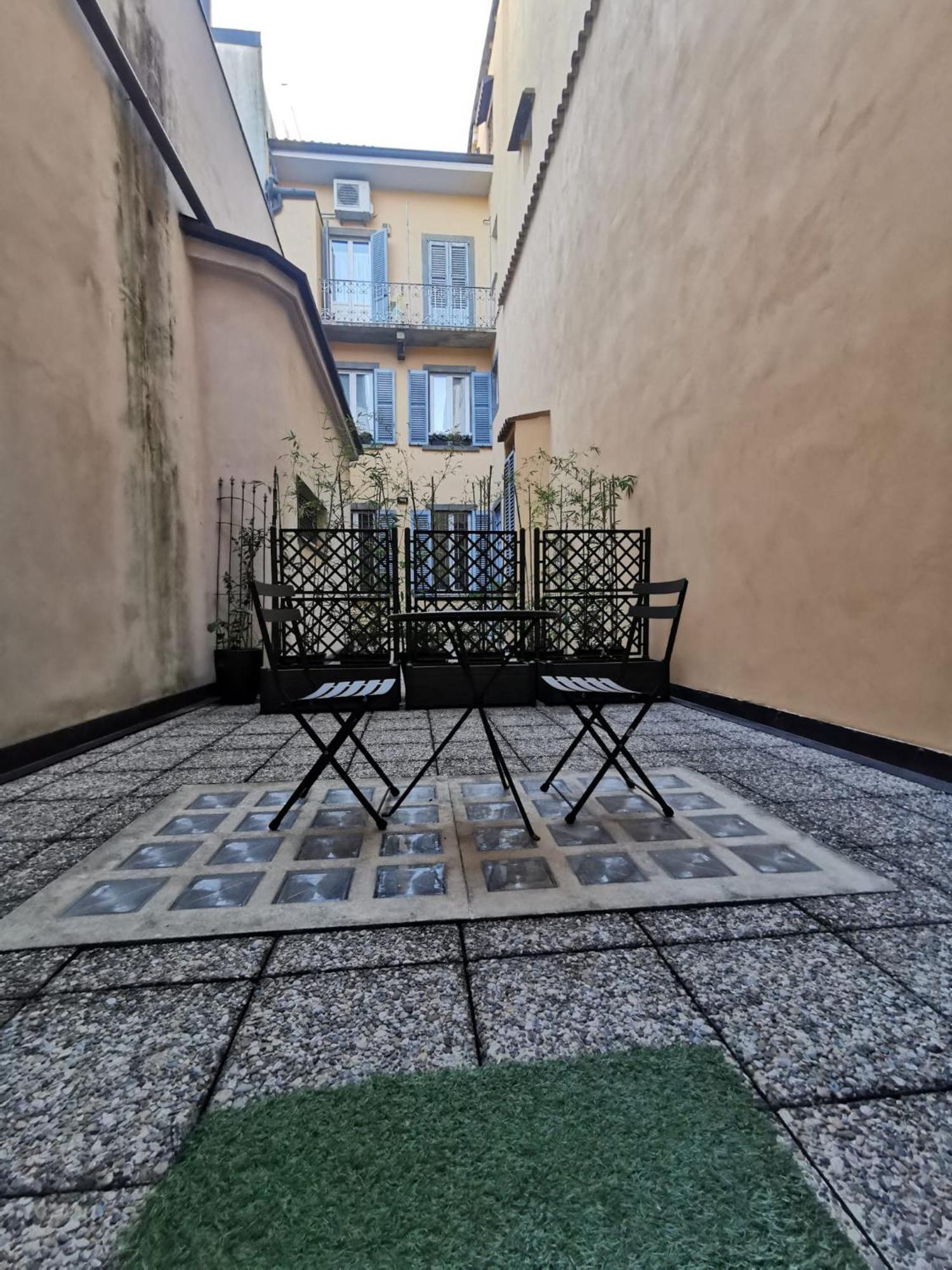 Flora Inn, Super Sweet Studio - Centro Bergamo Exterior photo